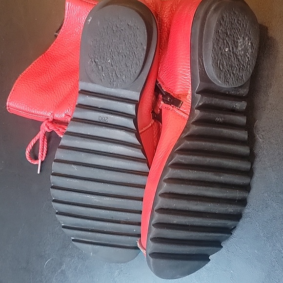 Soft Leather Flat Ankle Boots 10. The lace doesn't lace - Picture 4 of 5